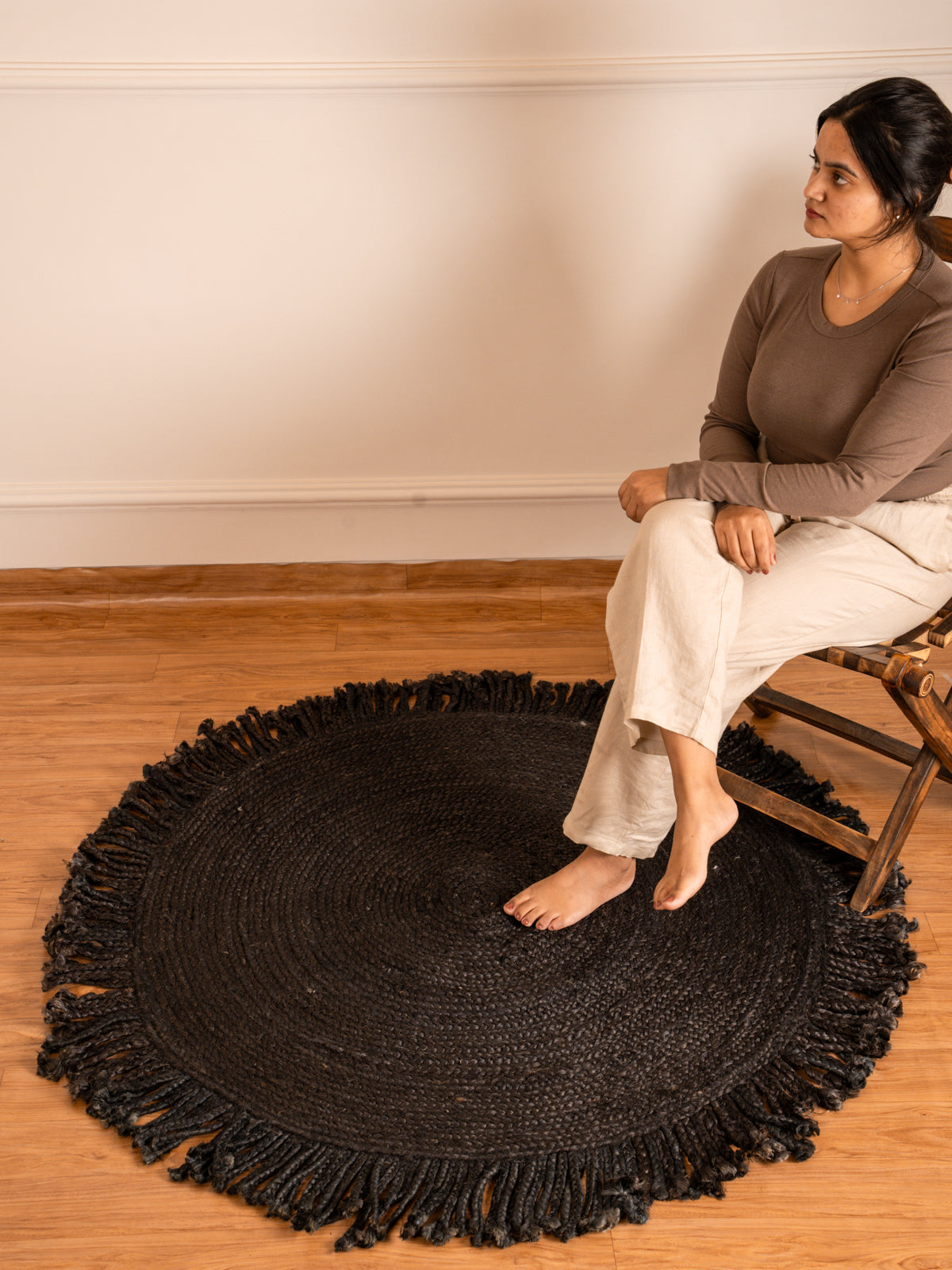 Black Jute Round Carpet Ultra Large - 4x4