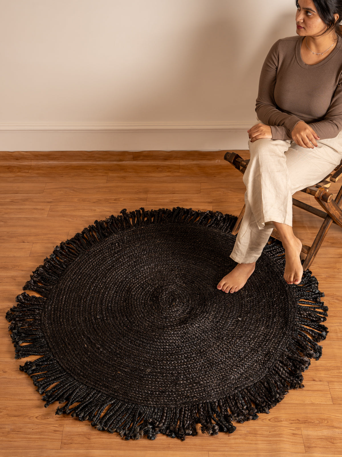 Black Jute Round Carpet Ultra Large - 4x4